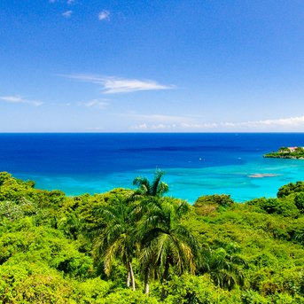 Caribbean Yacht 中国幸运体彩飞艇168网手机版直播平台 Charter: Sint Maarten vs Saint Martin – Vive la difference!